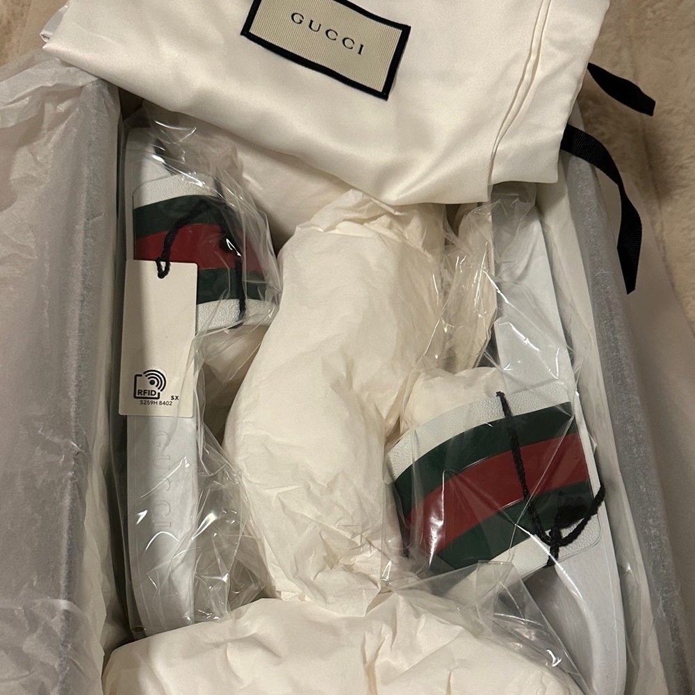GUCCI Red/Green Slides M7 W9 New with everything
